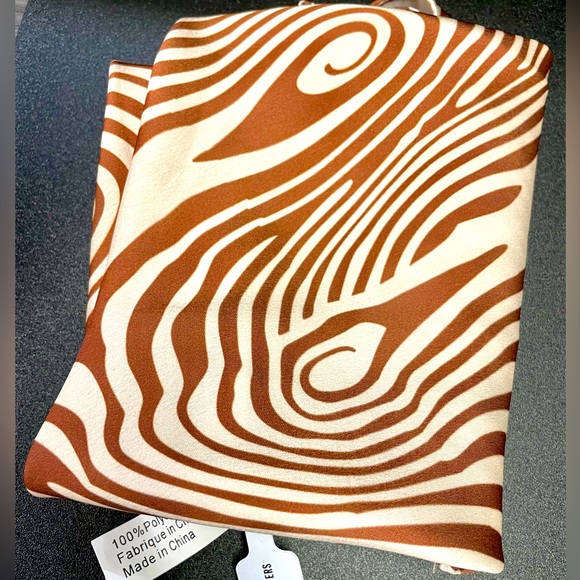 Urban Outfitters Scarf - Picture 1 of 3